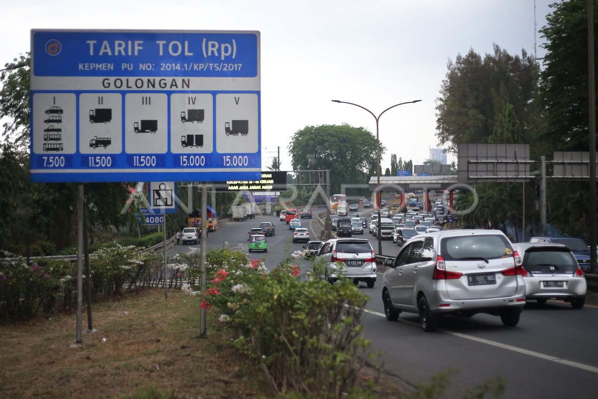 PENYESUAIAN TARIF TOL JAKARTA-TANGERANG | ANTARA Foto