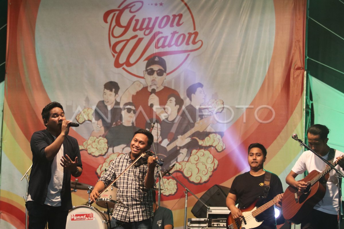 AKSI GUYON WATON KAMPANYE GERMAS | ANTARA Foto