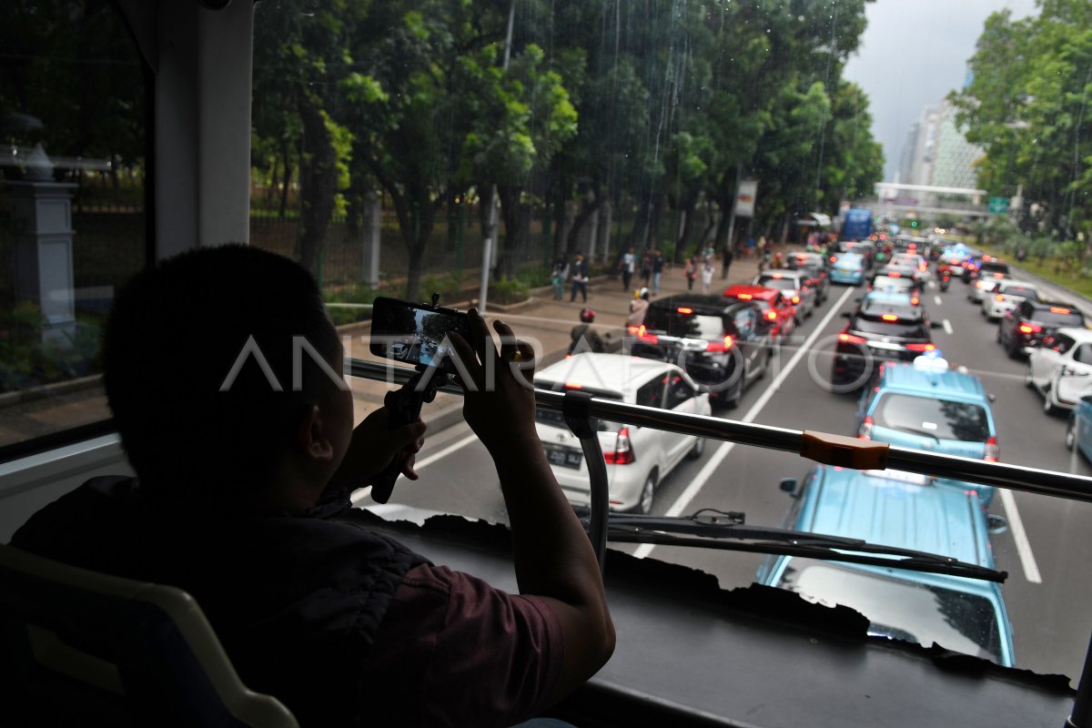 Liburan Naik Bus Tingkat Wisata Di Jakarta Antara Foto