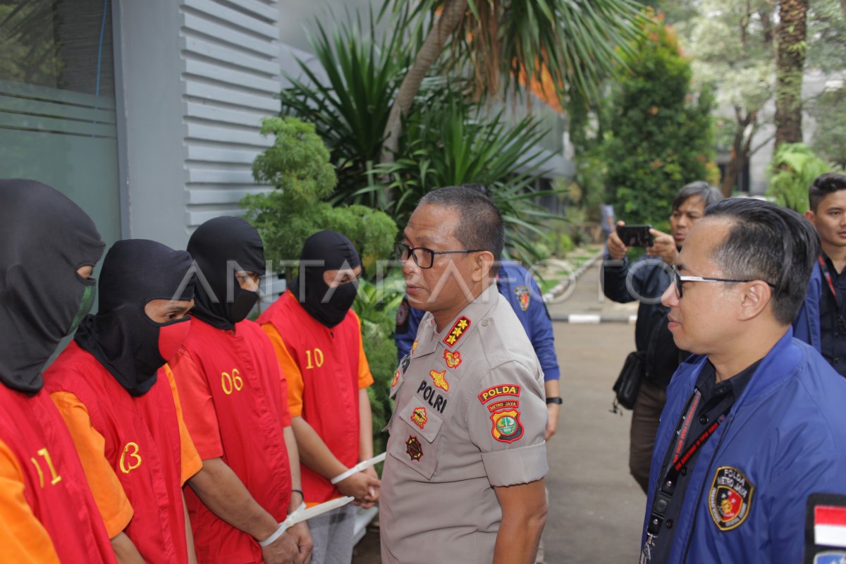 KASUS PENIPUAN MENGGUNAKAN WEBSITE PALSU | ANTARA Foto