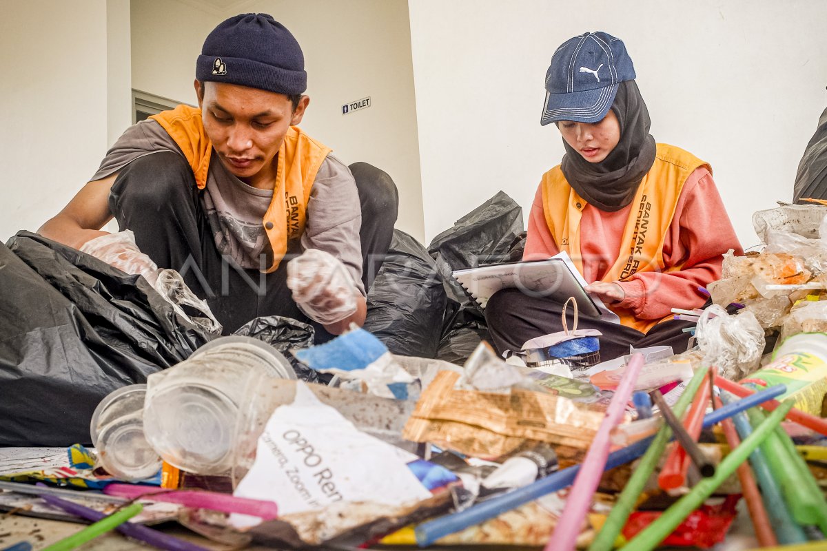 Audit Sampah Plastik Di Karawang Antara Foto