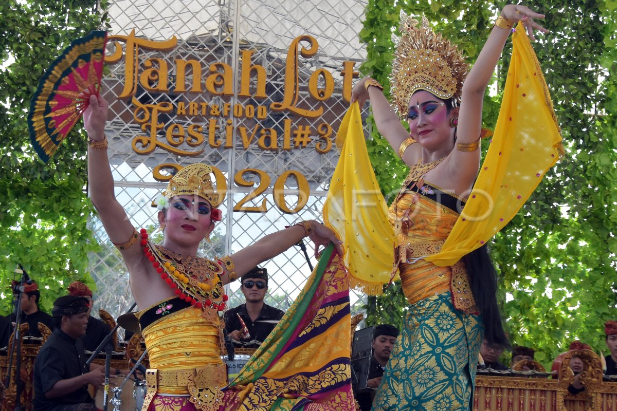 Meriahnya Pagelaran Musik Tradisional: Hiburan yang Menyenangkan Warga Desa Tenjolayar