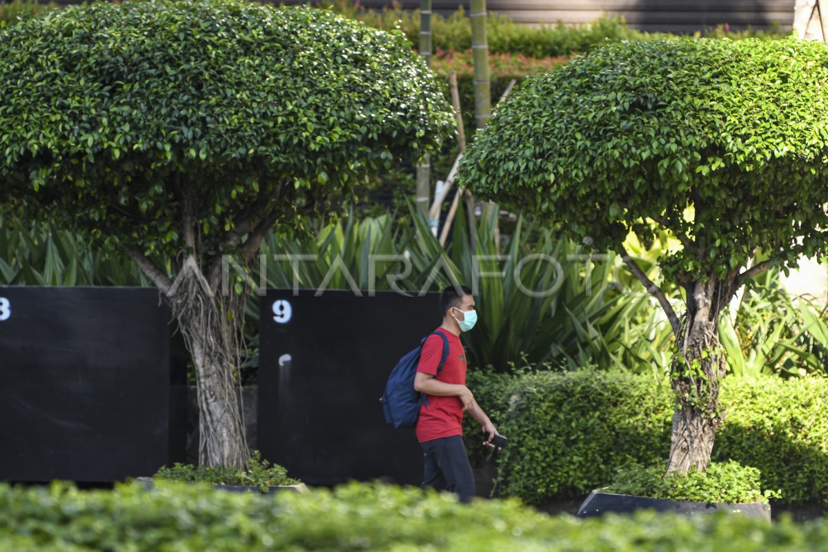 PEMBATASAN SOSIAL BERSKALA BESAR | ANTARA Foto