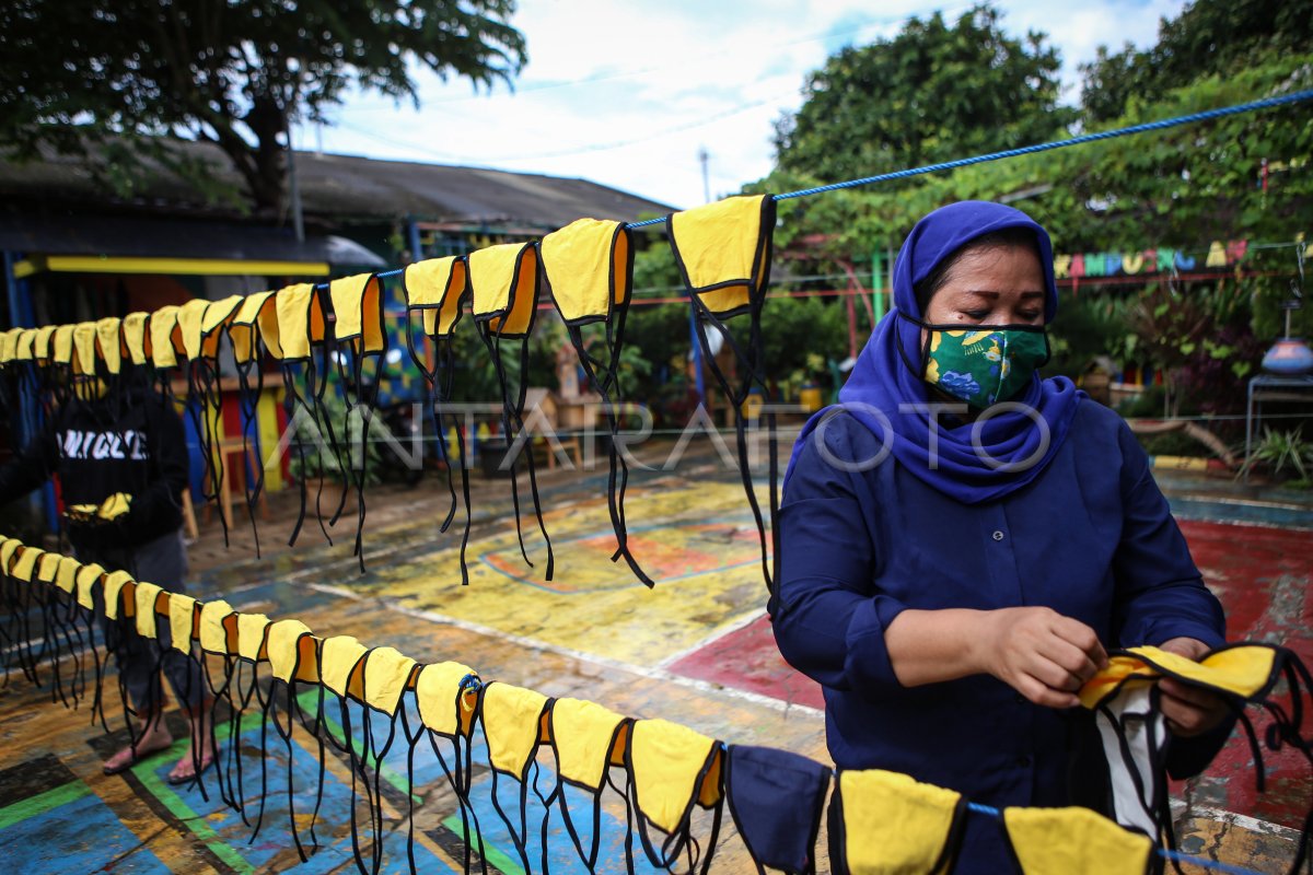 Produksi Masker Swadaya Masyarakat Antara Foto