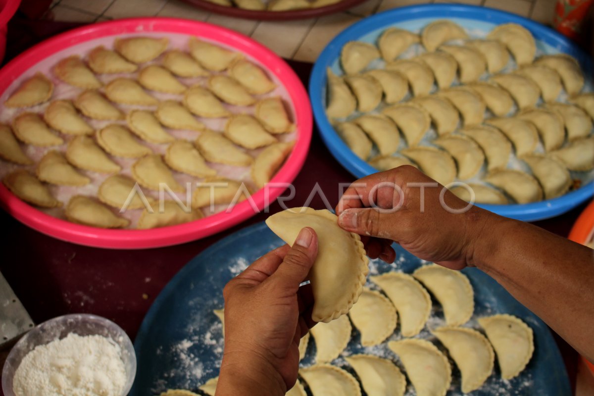 Jajanan Jalangkote Khas Makassar Antara Foto