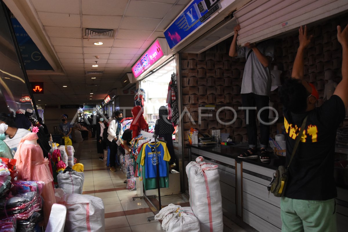 PASAR TANAH ABANG KEMBALI BEROPERASI | ANTARA Foto