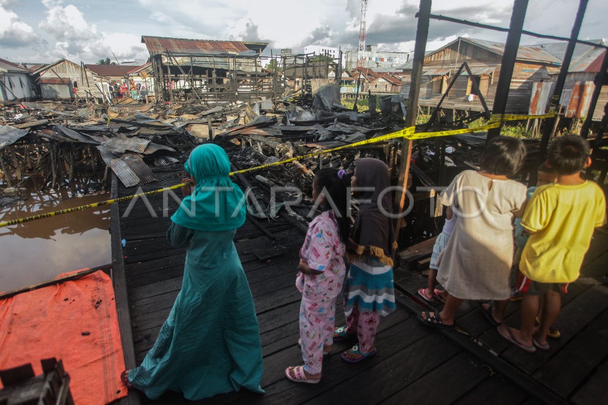 KEBAKARAN RUMAH DI PERMUKIMAN PADAT PENDUDUK | ANTARA Foto