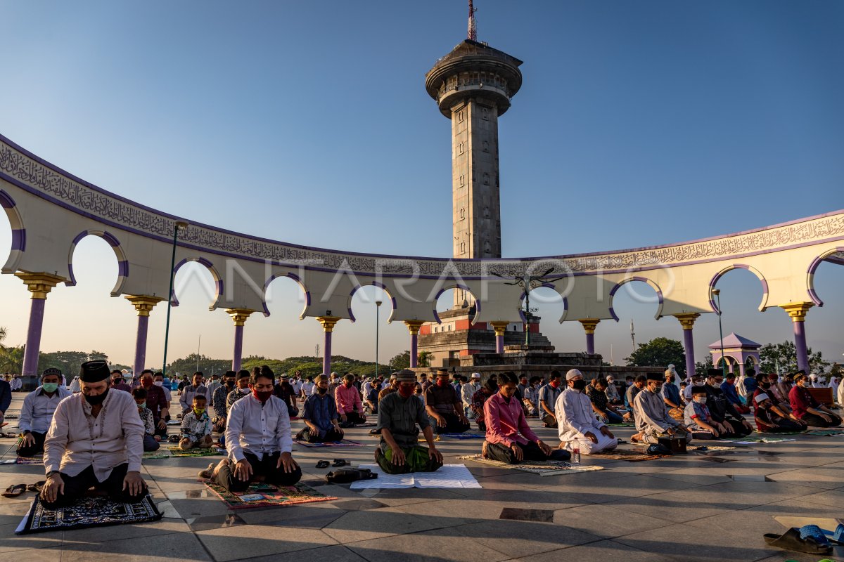 SHALAT IDUL ADHA DI MAJT SEMARANG | ANTARA Foto