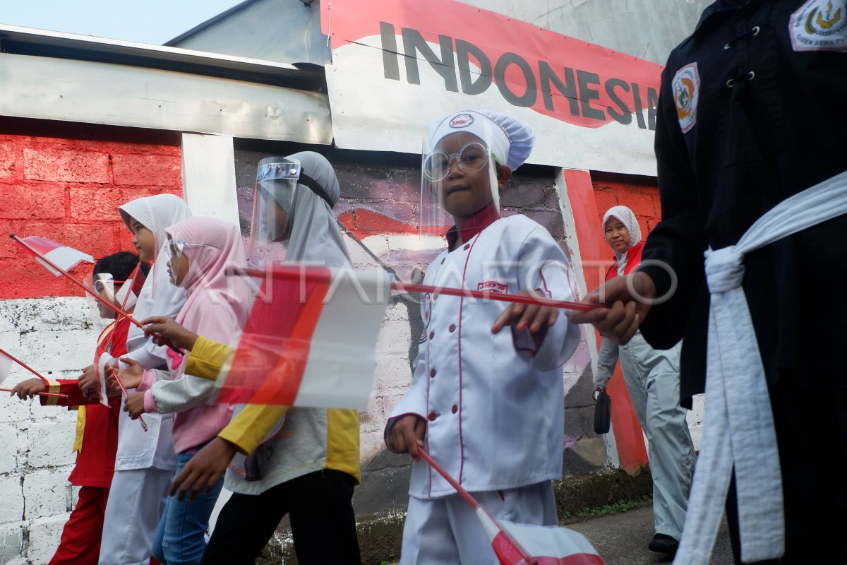 PAWAI MERAYAKAN HUT KEMERDEKAAN KE-75 RI | ANTARA Foto