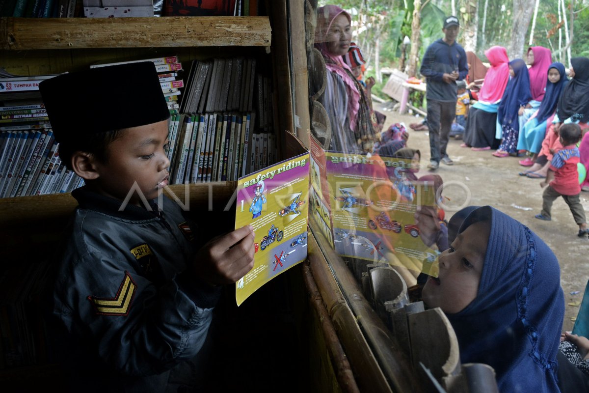 TAMAN BACA DI DAERAH TERPENCIL KABUPATEN GARUT | ANTARA Foto