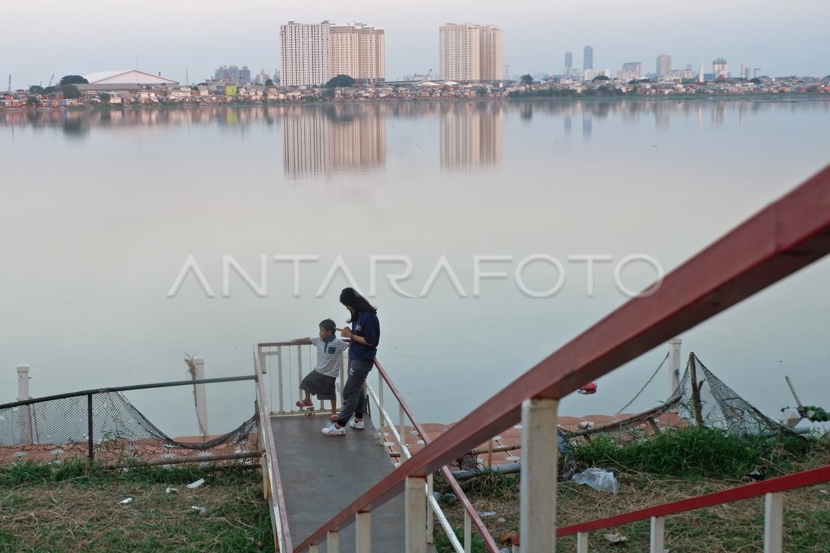 TAMAN KOTA WADUK PLUIT | ANTARA Foto