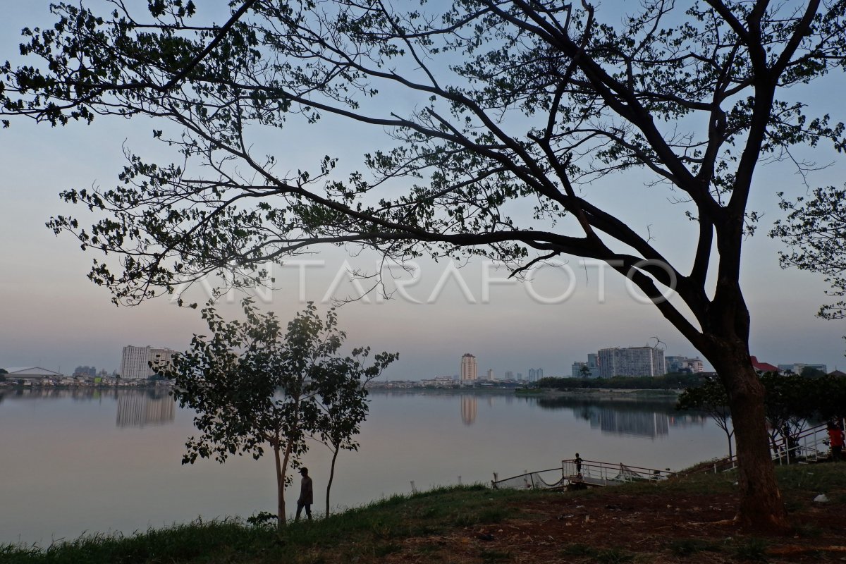 TAMAN KOTA WADUK PLUIT | ANTARA Foto