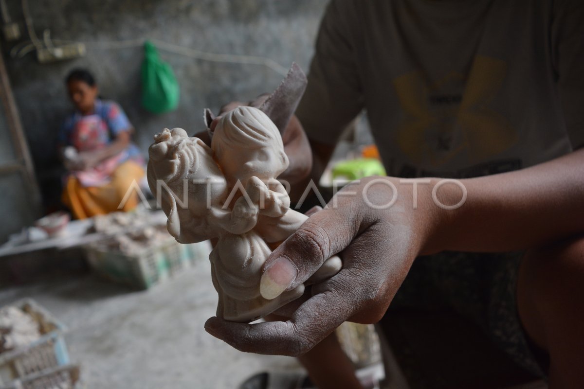 Produksi Kerajinan Suvenir Pernikahan Antara Foto