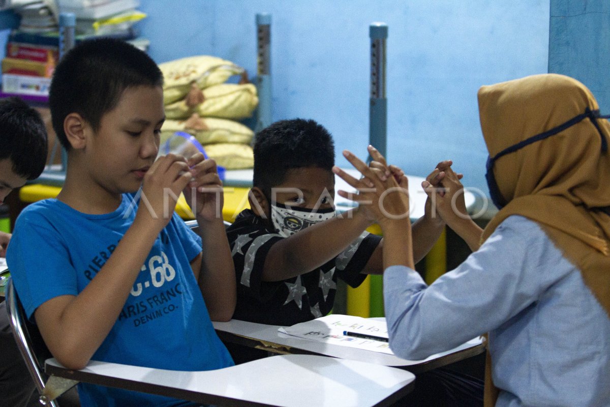 KELAS TERAPI ANAK BERKEBUTUHAN KHUSUS | ANTARA Foto