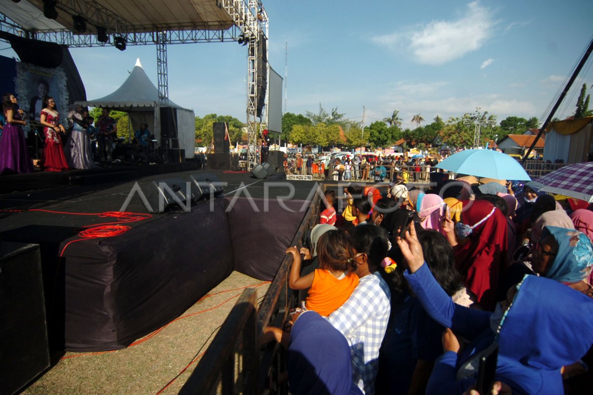 KONSER DANGDUT DI TENGAH PANDEMI COVID-19 | ANTARA Foto