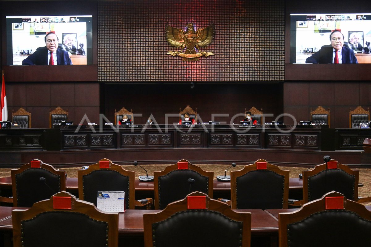 SIDANG UJI MATERI AMBANG BATAS PEMILU | ANTARA Foto