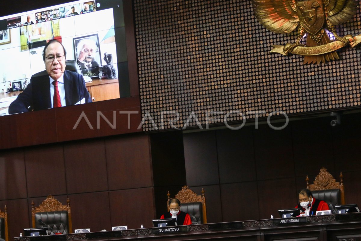 SIDANG UJI MATERI AMBANG BATAS PEMILU | ANTARA Foto