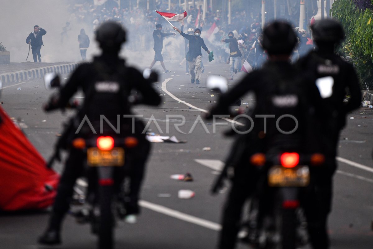 Aksi Tolak Uu Cipta Kerja Antara Foto