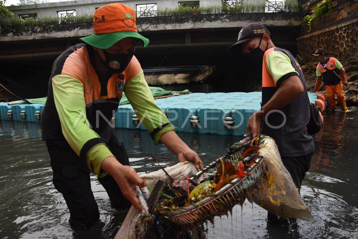 Normalisasi Kali Antisipasi Banjir Di Jakarta Antara Foto