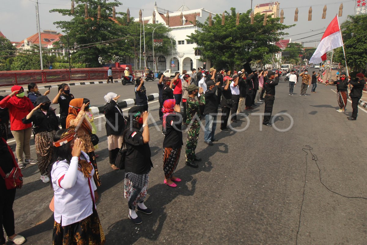 UPACARA DI JEMBATAN MERAH SURABAYA | ANTARA Foto