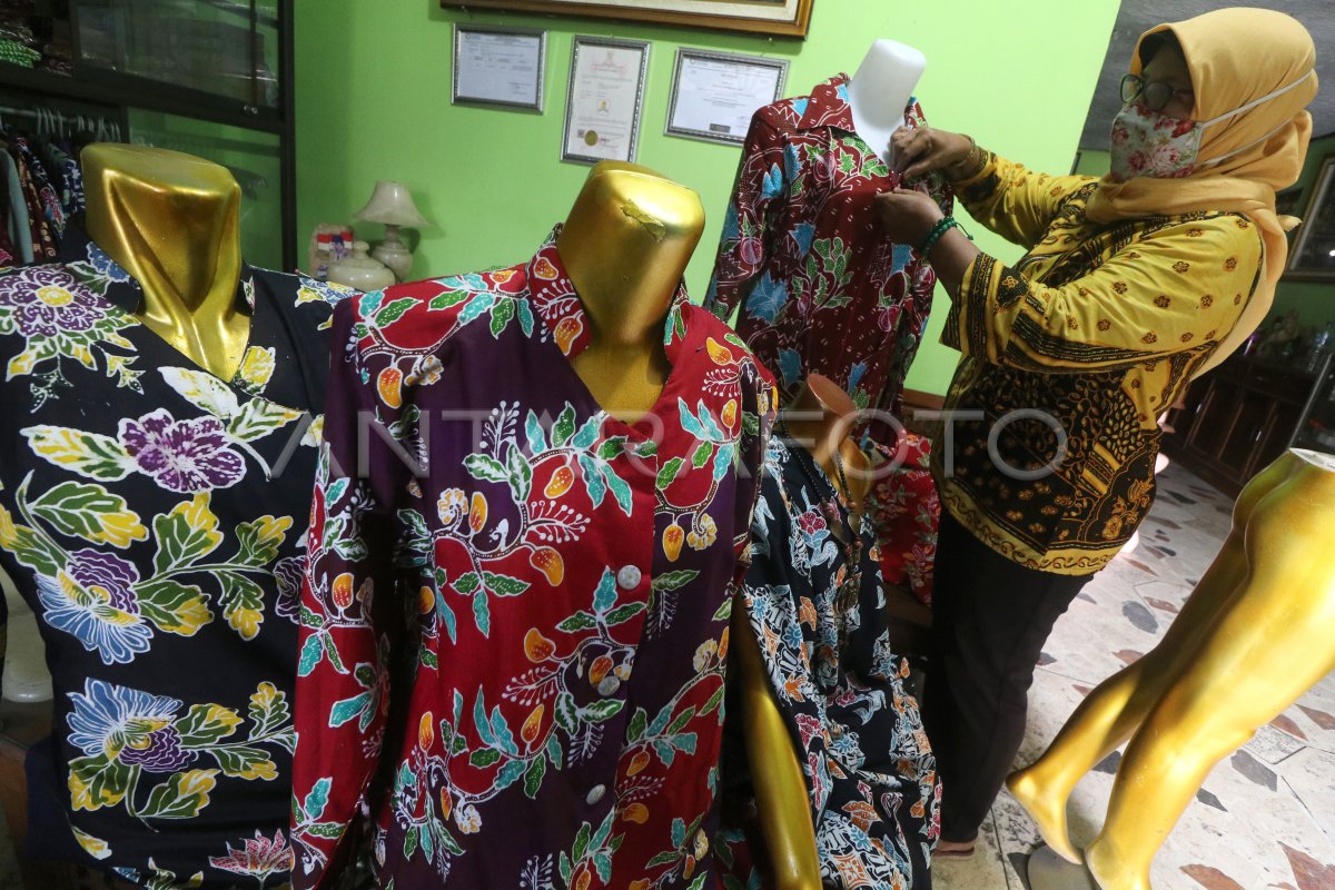 Batik Untuk Seragam Pegawai Antara Foto