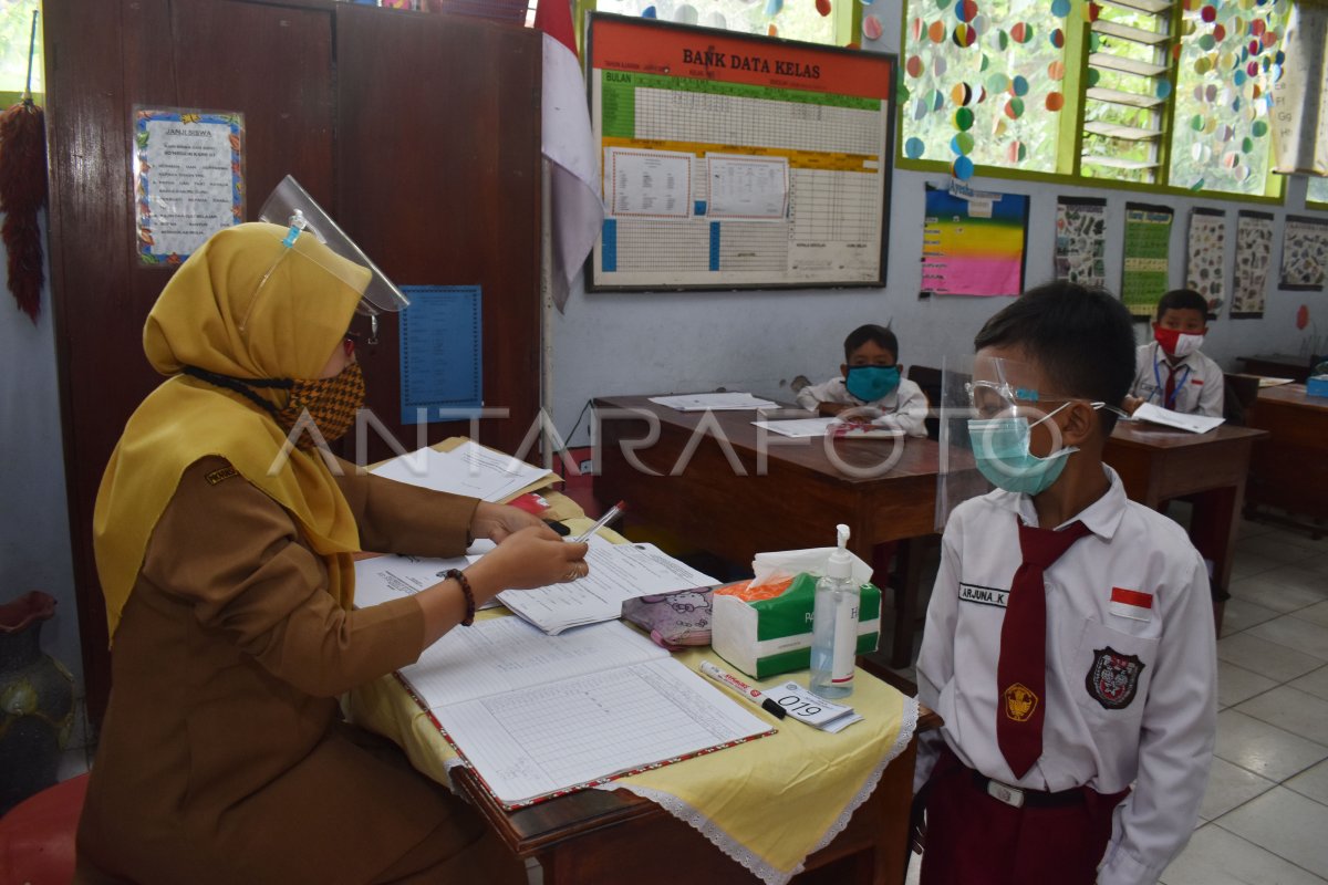 SIMULASI BELAJAR TATAP MUKA | ANTARA Foto