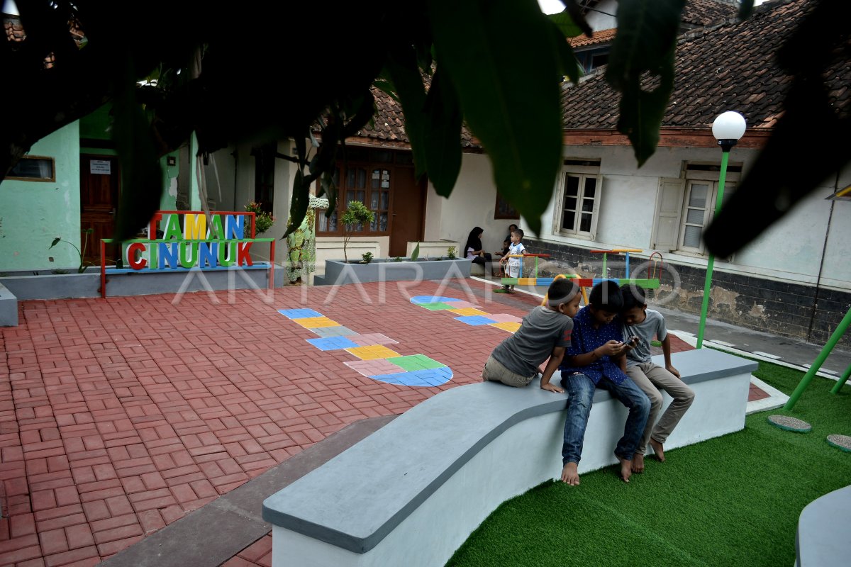 Ruang Terbuka Publik Di Permukiman Padat Antara Foto