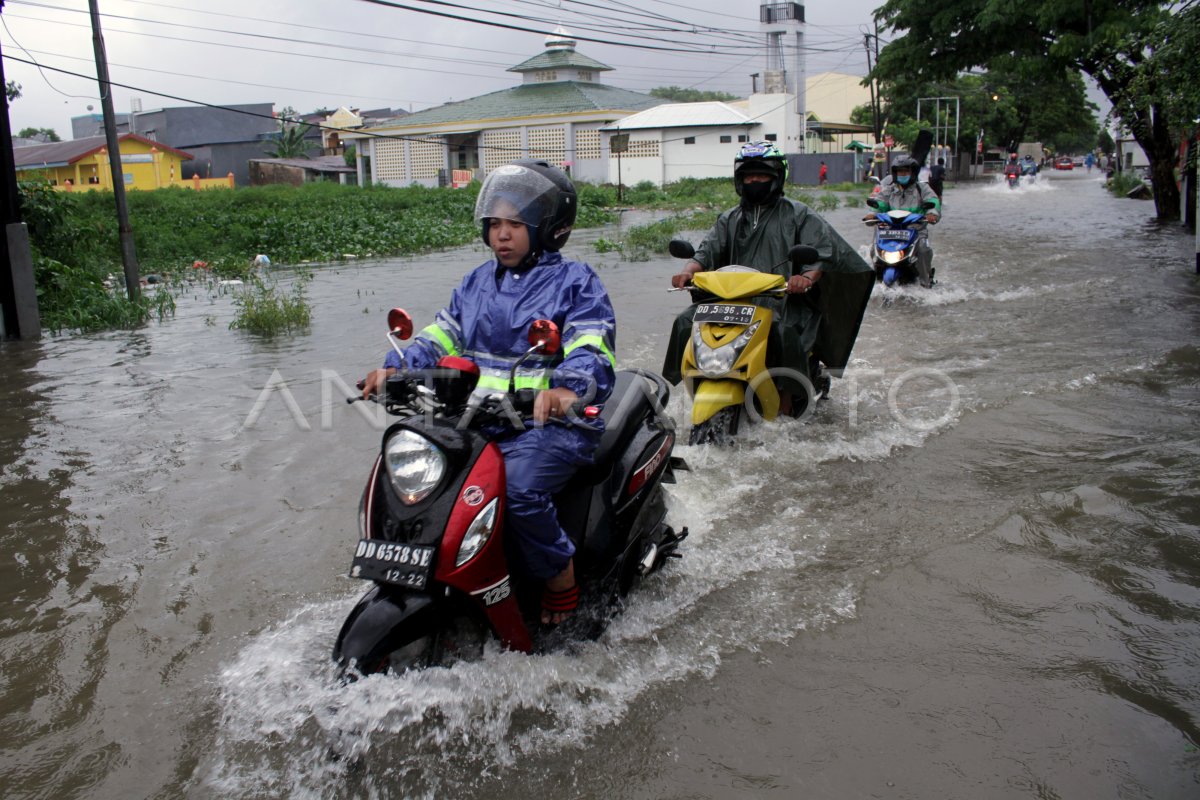 Banjir Akibat Curah Hujan Tinggi Di Gowa Antara Foto