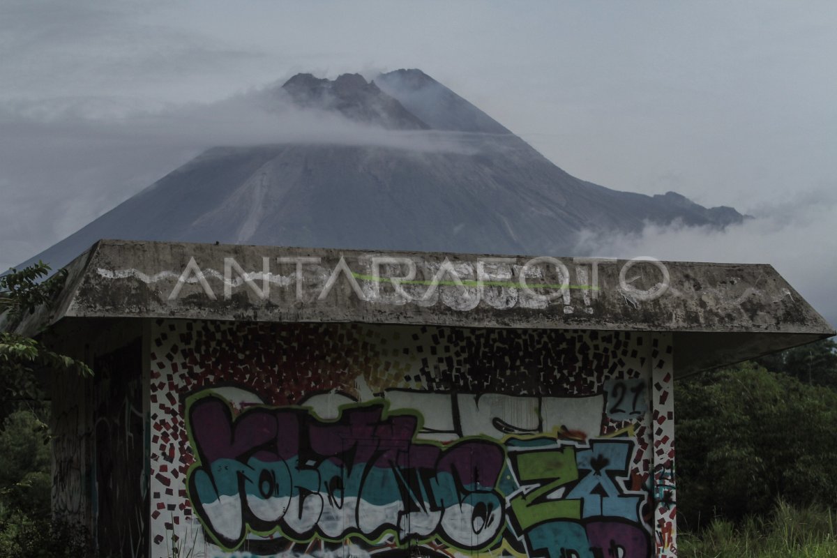 Pertumbuhan Volume Kubah Lava Merapi Antara Foto