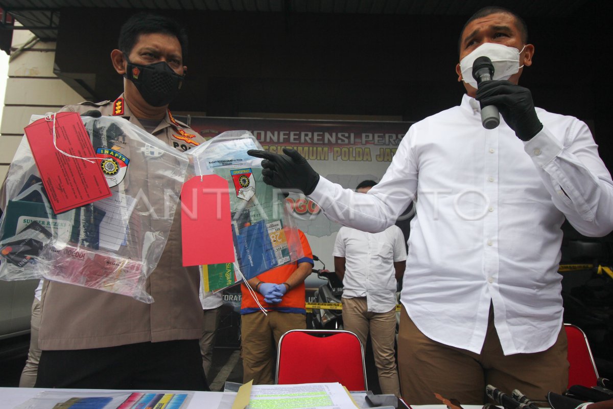 PENGUNGKAPAN KASUS PENIPUAN DAN PENGGELAPAN | ANTARA Foto