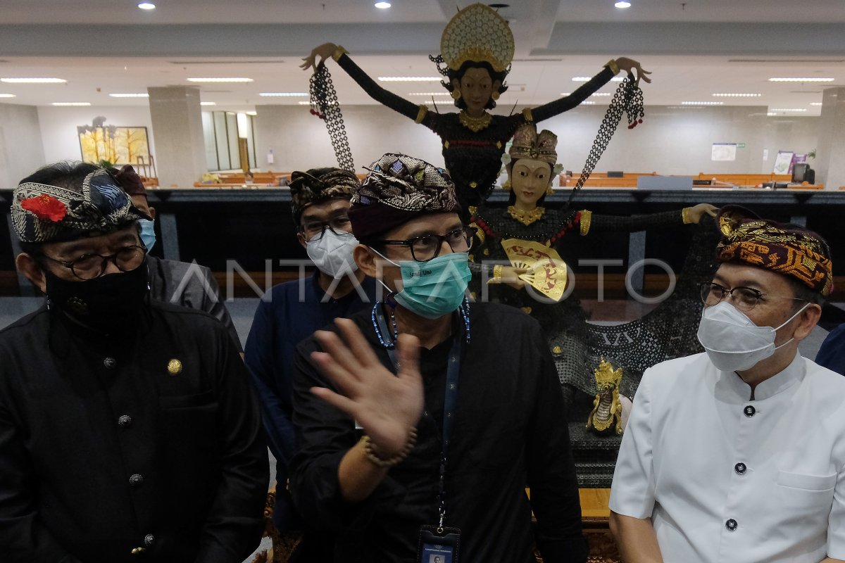 UPAYA MEMBANGKITKAN PARIWISATA DAN EKONOMI KREATIF DI BALI | ANTARA Foto