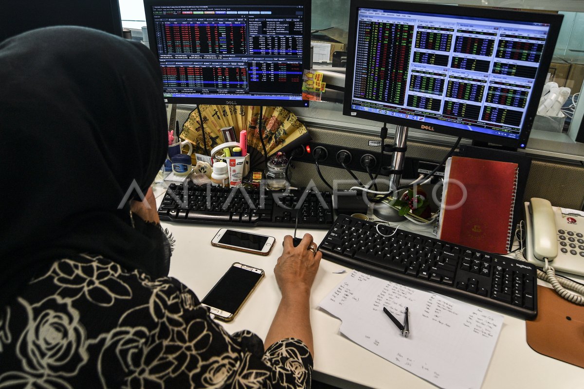 IHSG DITUTUP MENGUAT JELANG LIBUR IMLEK | ANTARA Foto