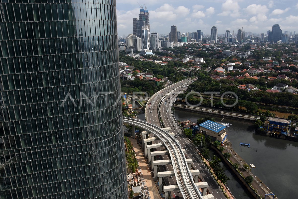 PROYEKSI PERTUMBUHAN EKONOMI INDONESIA 2021 | ANTARA Foto