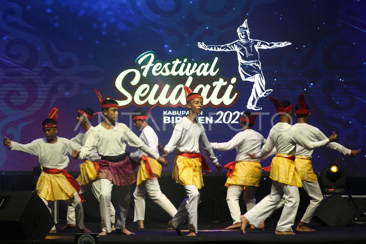 FESTIVAL TARIAN TRADISIONAL SEUDATI | ANTARA Foto