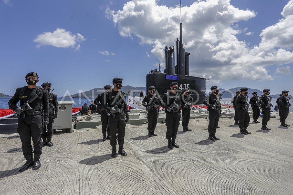 PERESMIAN KAPAL SELAM KRI ALUGORO-405 | ANTARA Foto