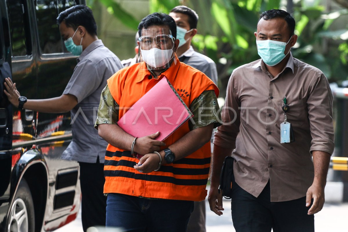 PEMERIKSAAN PERDANA KASUS KORUPSI TANJUNG BALAI | ANTARA Foto