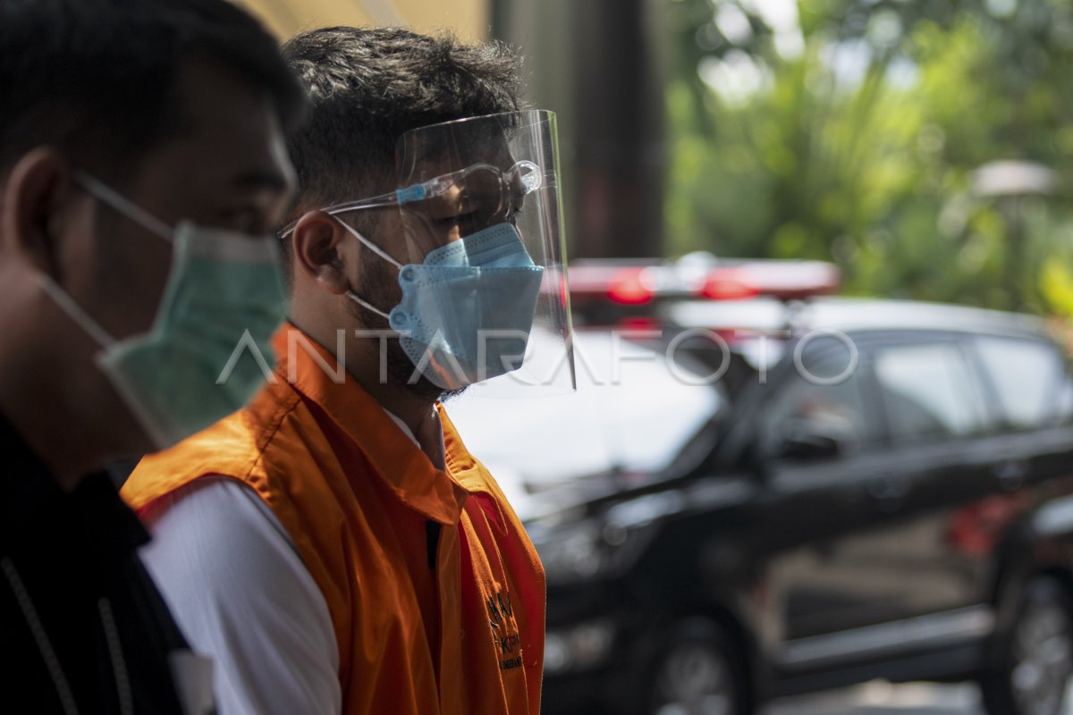 PEMERIKSAAN KASUS KORUPSI BANSOS BANDUNG BARAT | ANTARA Foto