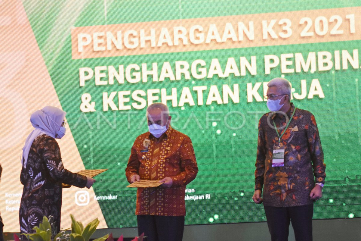 PENGHARGAAN K3 2021 | ANTARA Foto