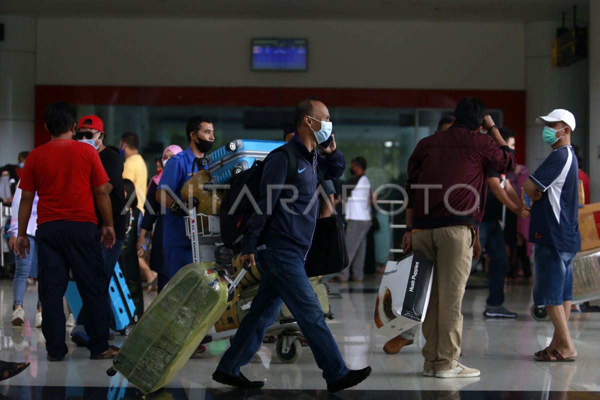 Mudik Lebih Awal Di Bandara Djalaludin Gorontalo Antara Foto 2824