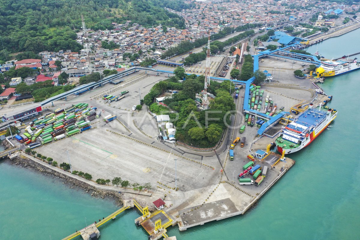 PELABUHAN MERAK DITUTUP UNTUK PEMUDIK | ANTARA Foto