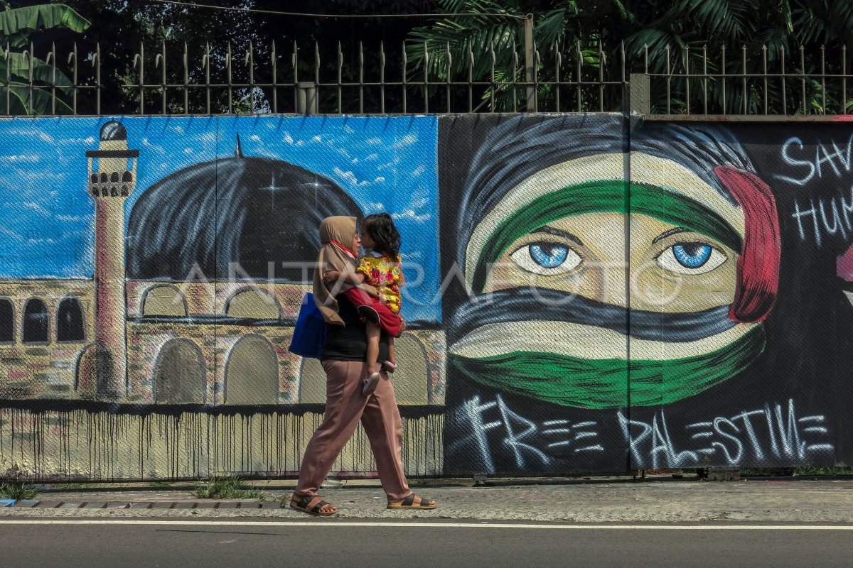 MURAL SOLIDARITAS UNTUK PALESTINA | ANTARA Foto