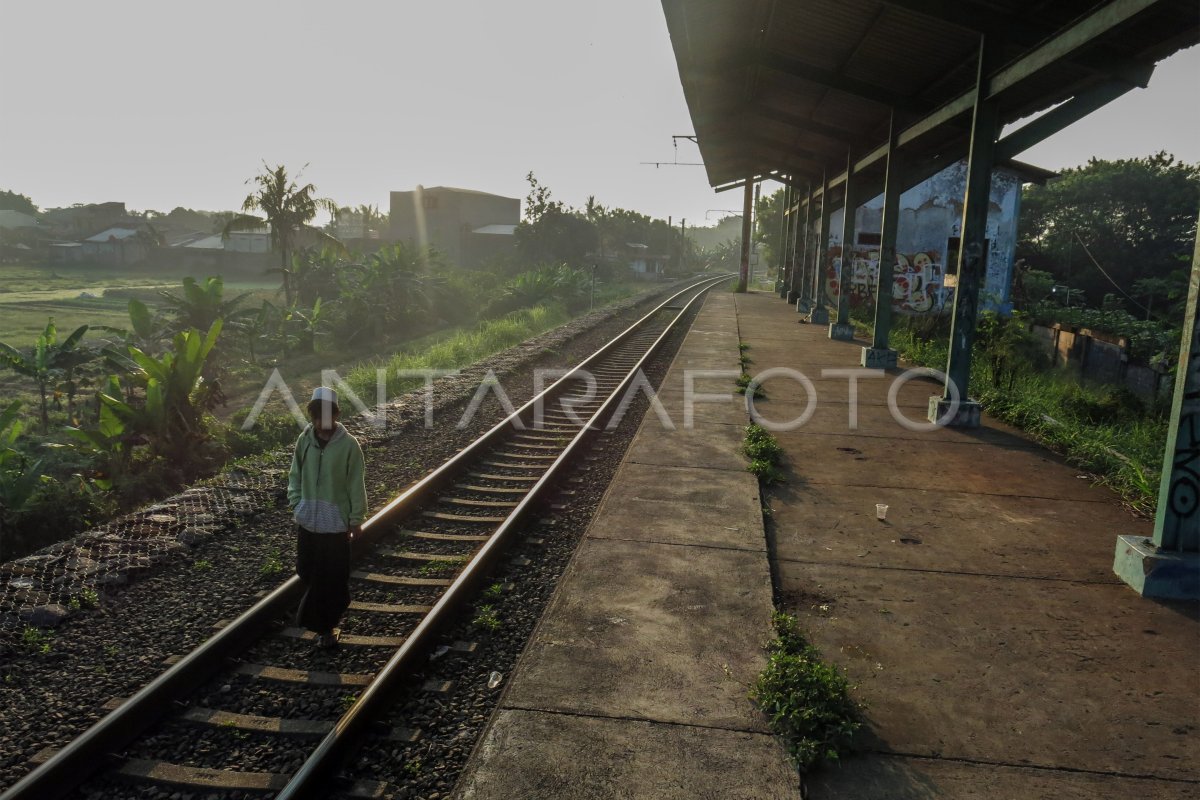 RENCANA PENGAKTIFAN KEMBALI STASIUN PONDOK RAJEG | ANTARA Foto