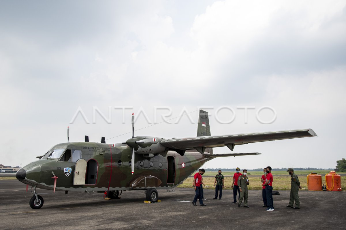 OPERASI TEKNOLOGI MODIFIKASI CUACA DI SUMATERA SELATAN | ANTARA Foto