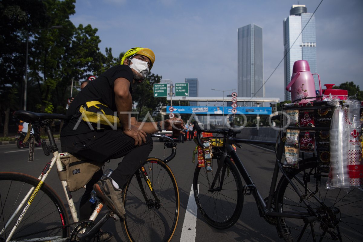 PENCOPOTAN RAMBU JALUR KHUSUS ROAD BIKE | ANTARA Foto