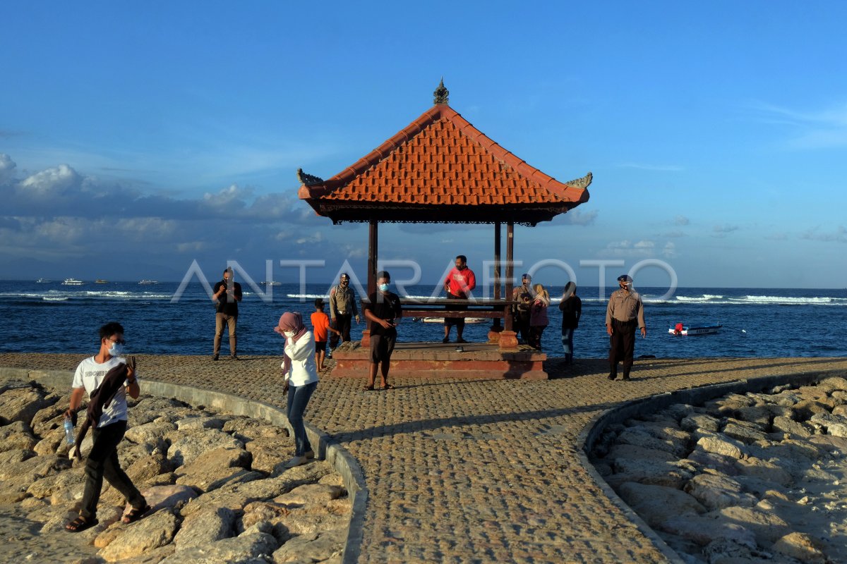 PENUTUPAN PANTAI SANUR SAAT PPKM DARURAT | ANTARA Foto