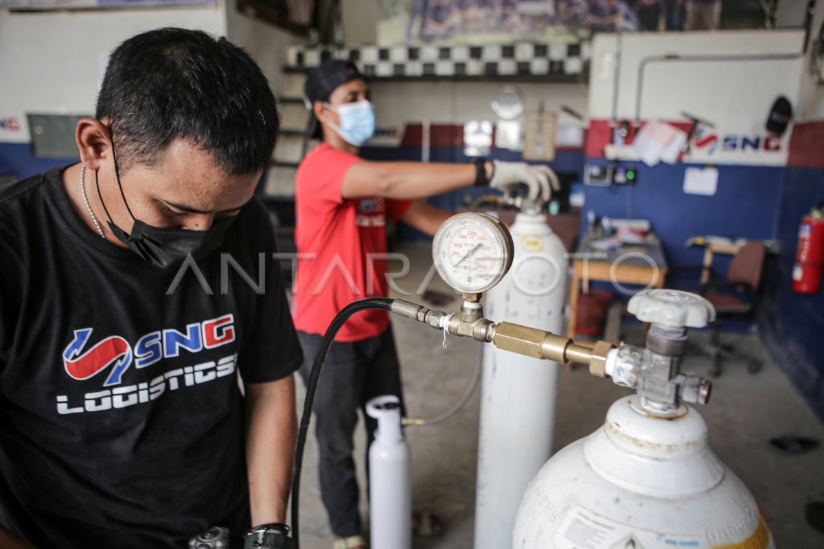 Pengisian Tabung Oksigen Gratis Di Tangerang Antara Foto 