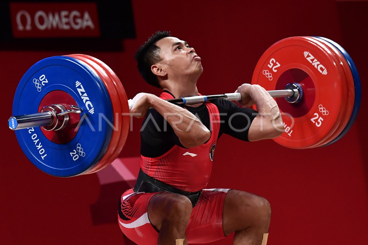 LIFTER EKO YULI RAIH MEDALI PERAK | ANTARA Foto