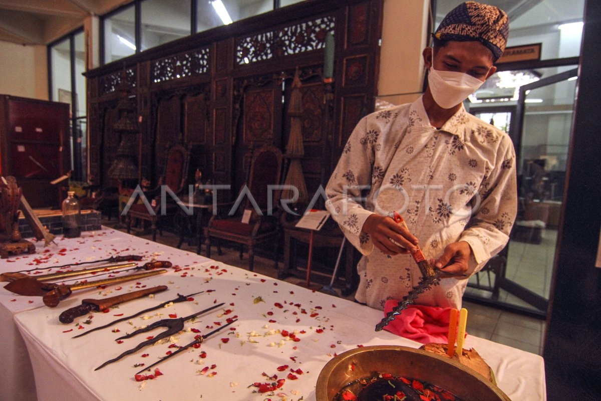 TRADISI JAMASAN DI MUSEUM PUSAKA | ANTARA Foto