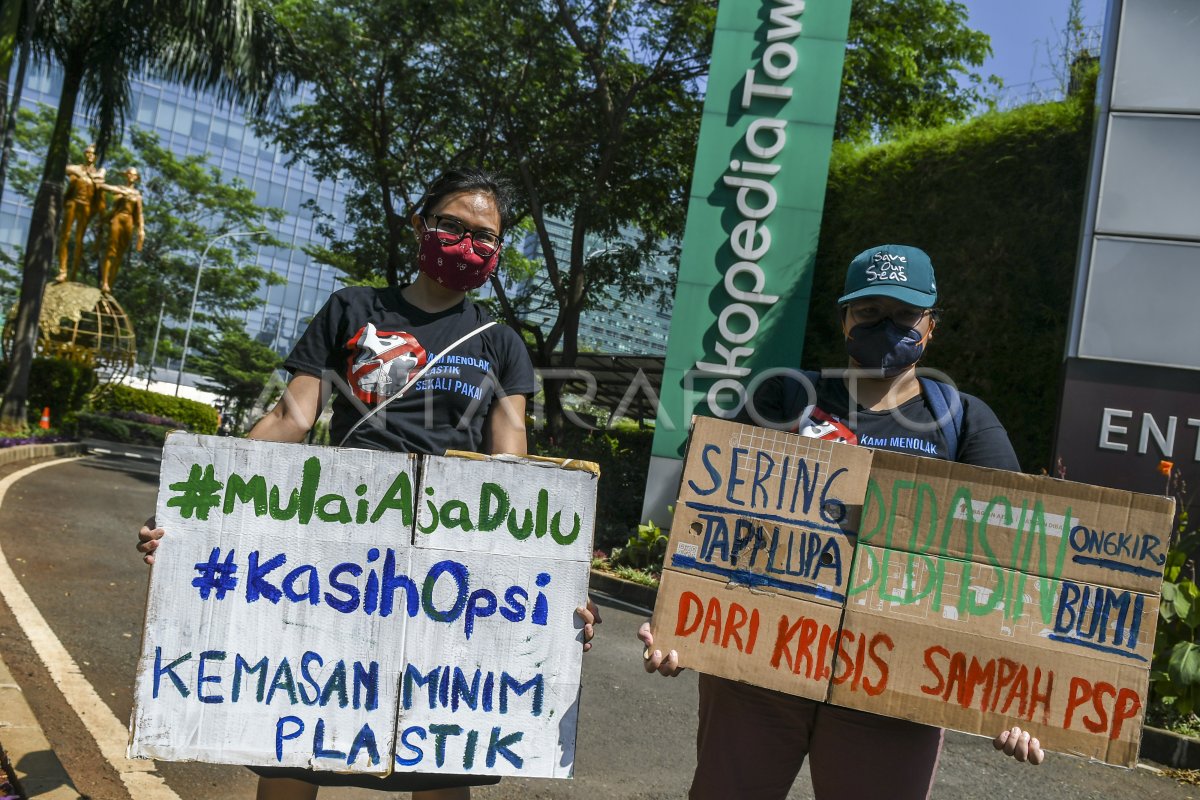 AKSI BEBAS PLASTIK SEKALI PAKAI | ANTARA Foto