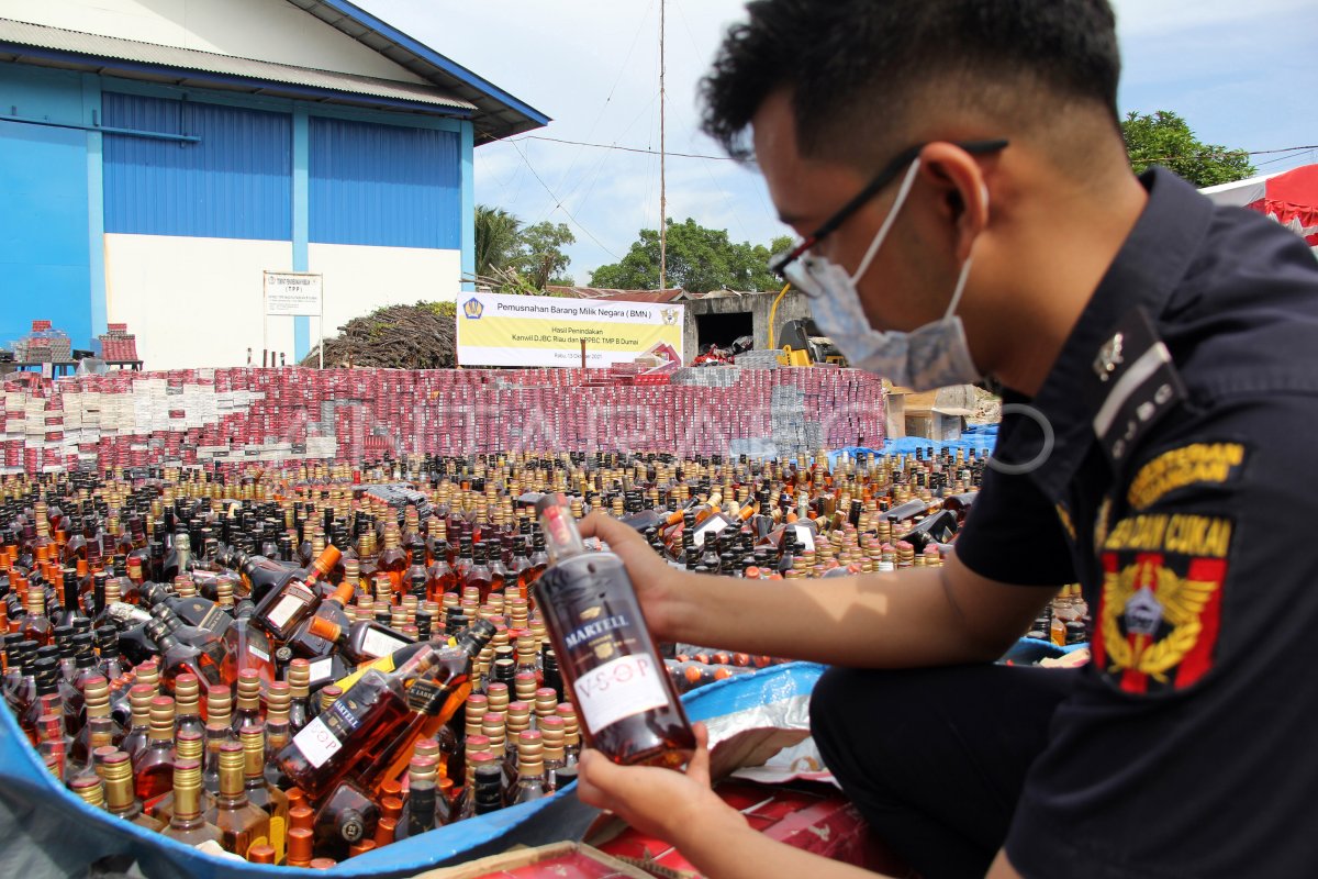PEMUSNAHAN BARANG SELUNDUPAN DI RIAU
